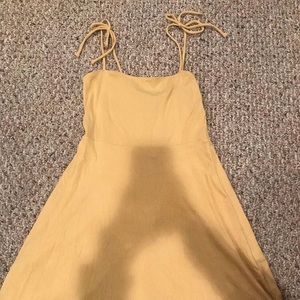 yellow dress